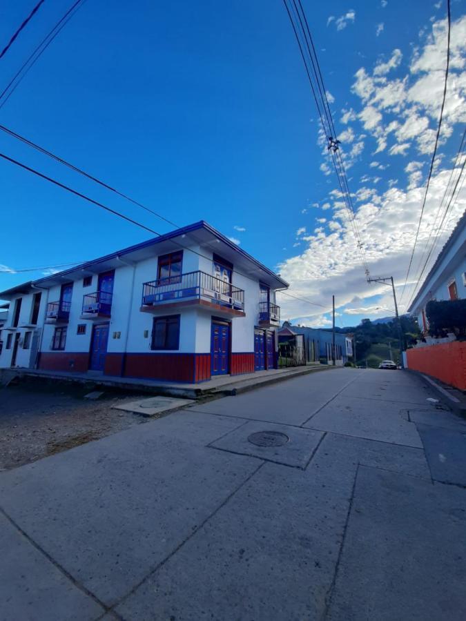 Km0 Hostel 萨兰托 外观 照片